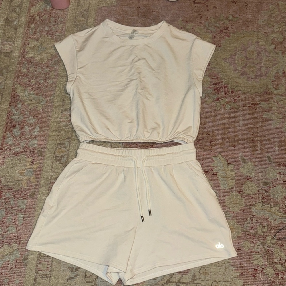 Cream Alo lounge set, size medium